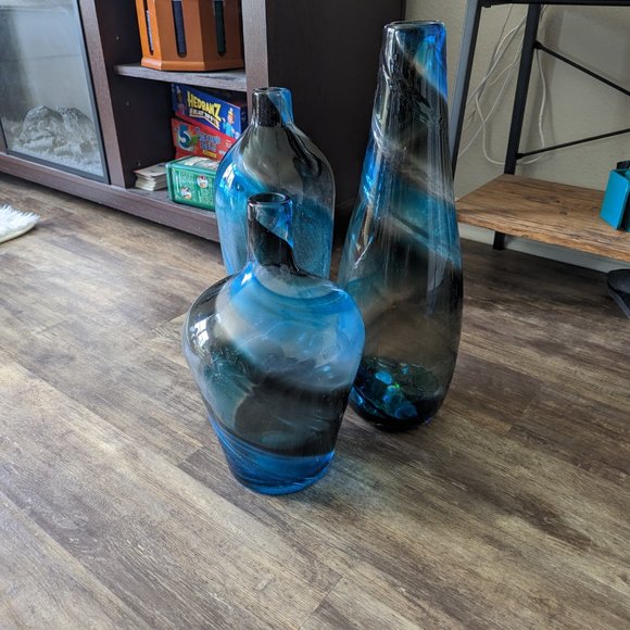 Vase - Picture 2 of 2